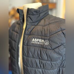 Black puffer vest, Aspen logo